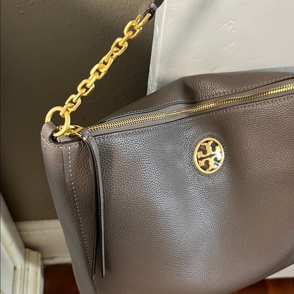 Tory Burch Carson Hobo Bag Silver Maple Pebbled Leather NWT Style 75421 - Picture 17 of 17